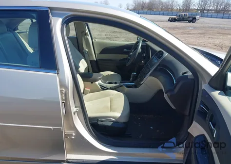 2015 Chevrolet Malibu 1Lt z USA, uszkodzony, nr VIN 1G11C5SL3FF132877